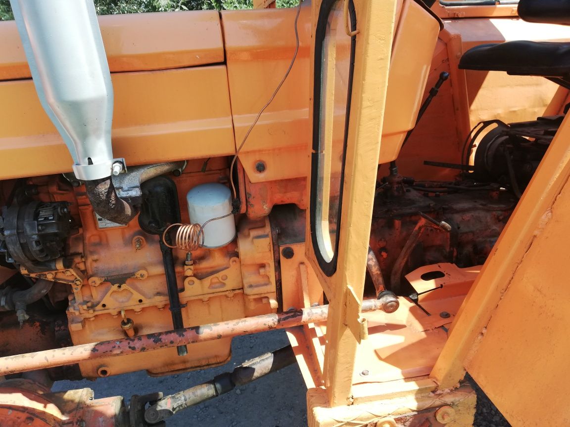 Tractor universal 445 dt