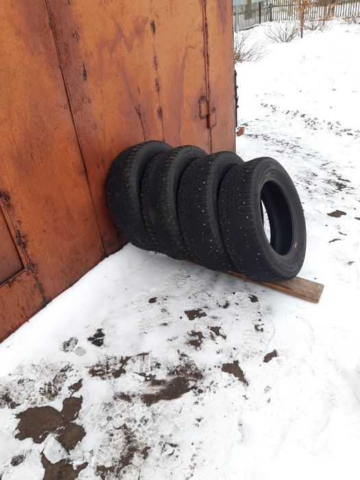 Шины зимние шипованные 195/65/15 Nokian 5