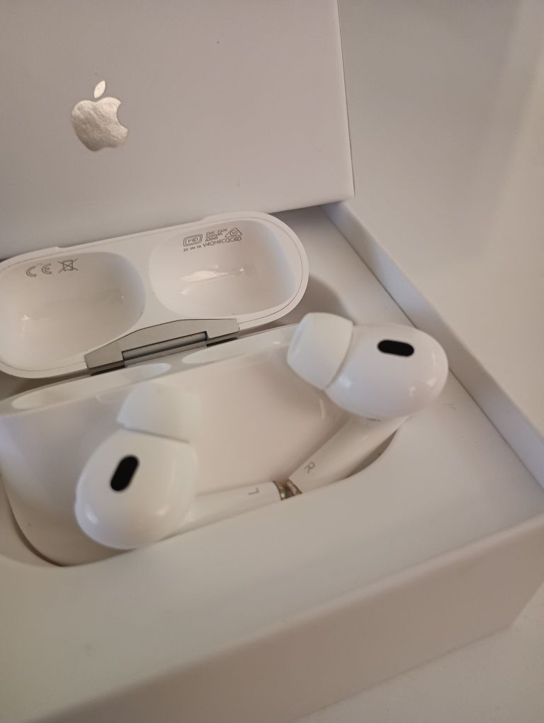AirPods Pro  слушалки