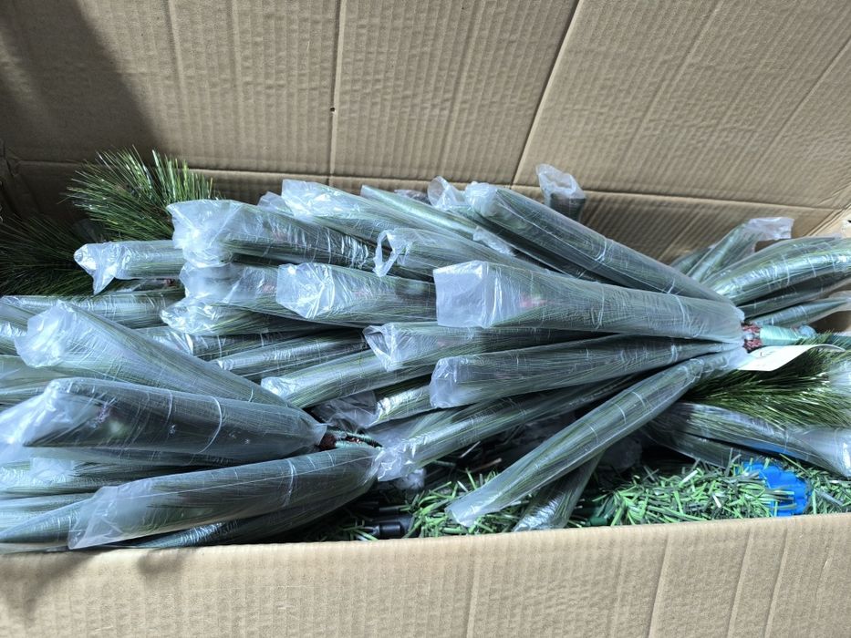 Изкуствена елха (бор )  с 375 клона зелен , 182 х90 см