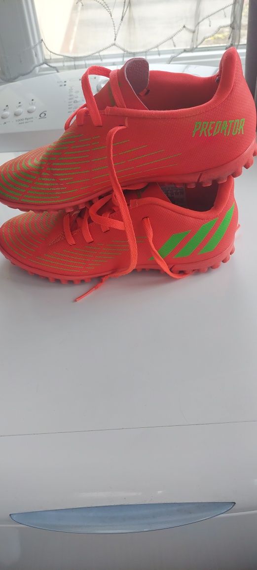 Adidas Adidasi de fotbal predator marimea  34=70