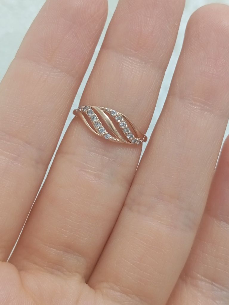 Хар бири 100$ дан тилла узуклар