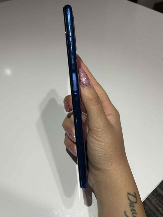 самсунг А7/2018..