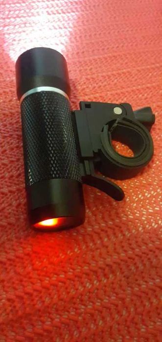 Lanterna tehnologie  led cu suport pentru bicicleta