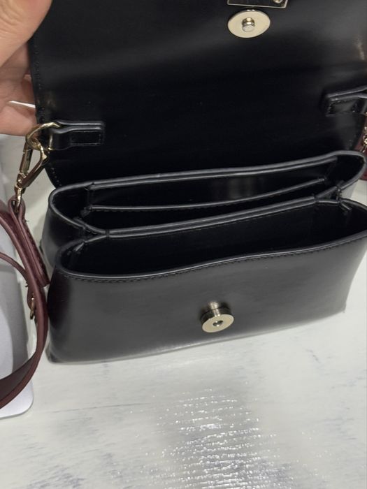 Черна чанта от Zara