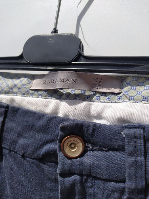 Pantaloni marca Zara