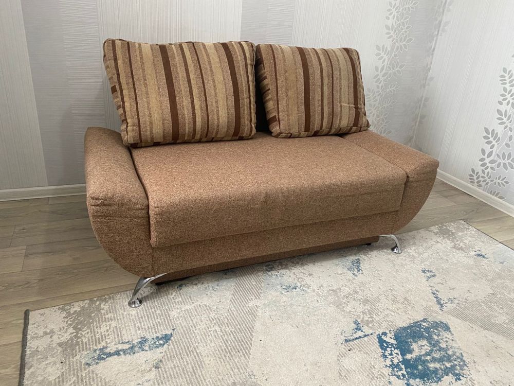 Продам диван в комплекте