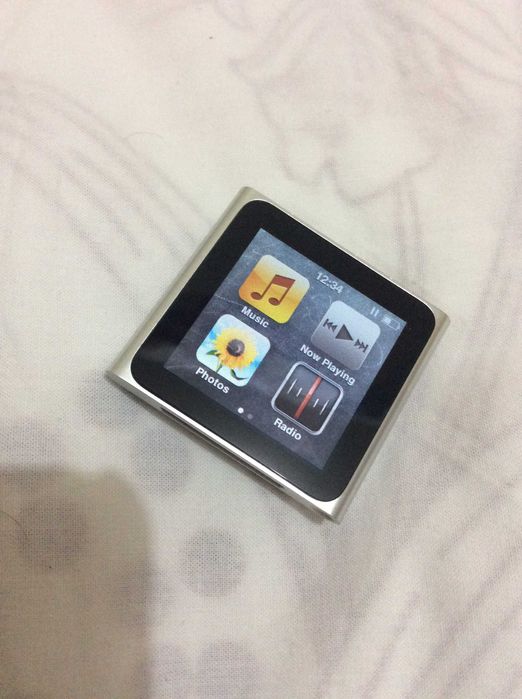 vand Apple iPod Nano 6th Gen impecabil - ca nou