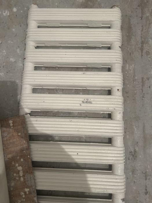 Продам радиатор чугунный