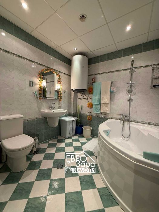 Продава се Тристаен апартамент в Стара Загора, Център - 141 кв.м за 1596 €/кв.м - Снимка #12