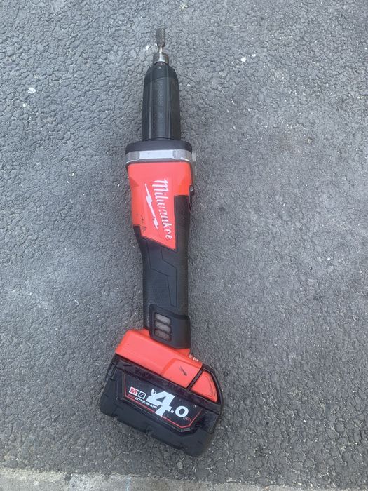 Milwaukee M18 FDG polizor drept