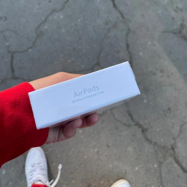 Apple AirPods generatia 2