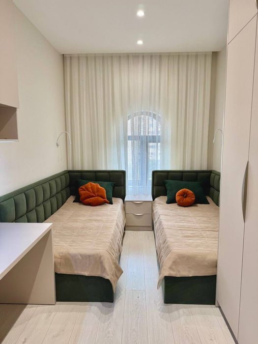 Яккасарой район ориентир: Башлык Новостройка 3/6/6 лифт есть, Евро