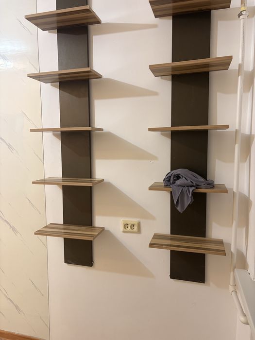 Полки в отличном состоянии