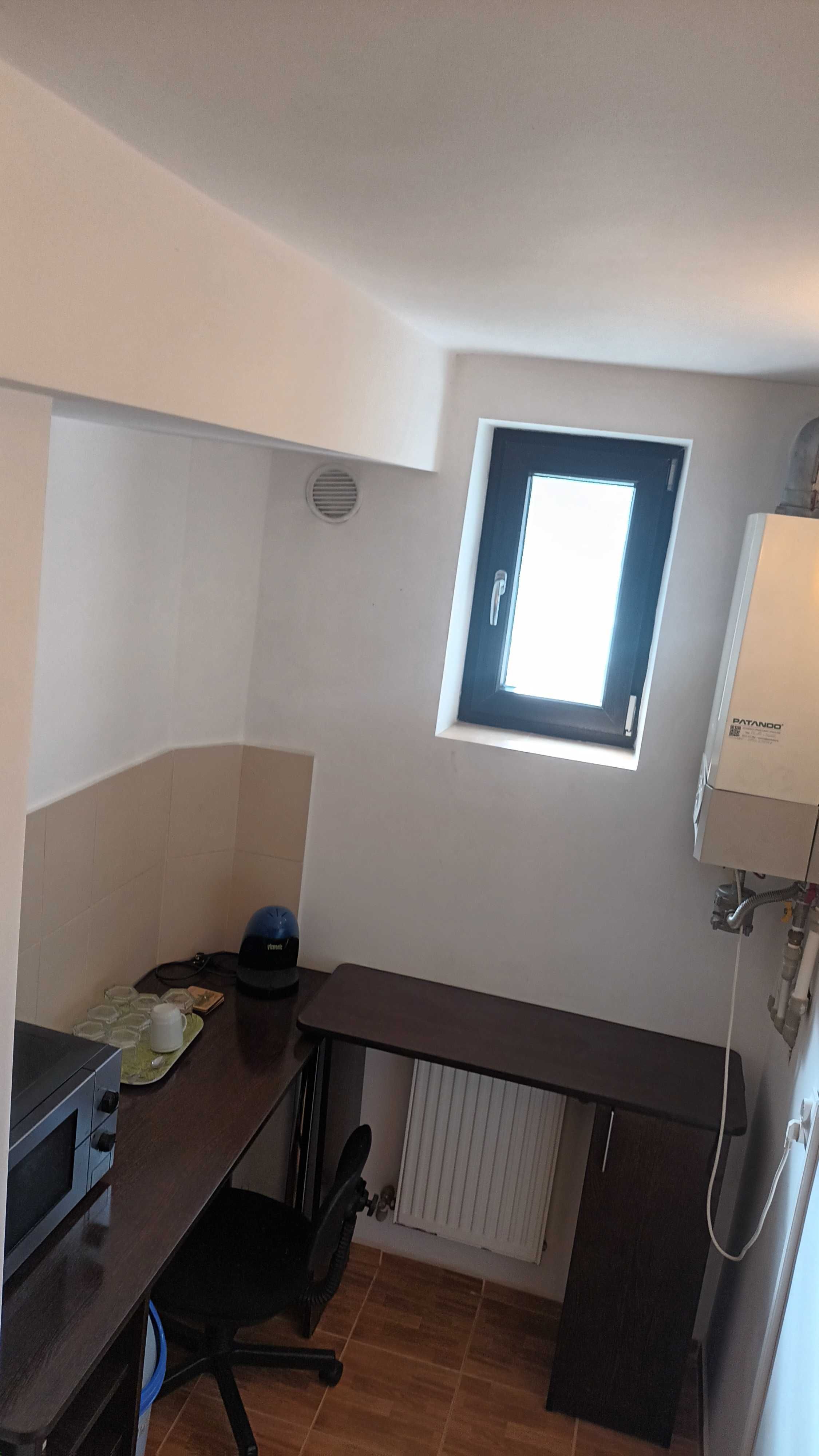 Inchiriez birou, apartament 2 semidecomandate, parter Stefan cel Mare