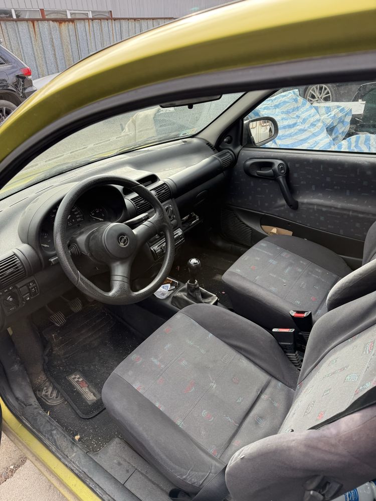 Продавам OPEL CORSA B 1.0