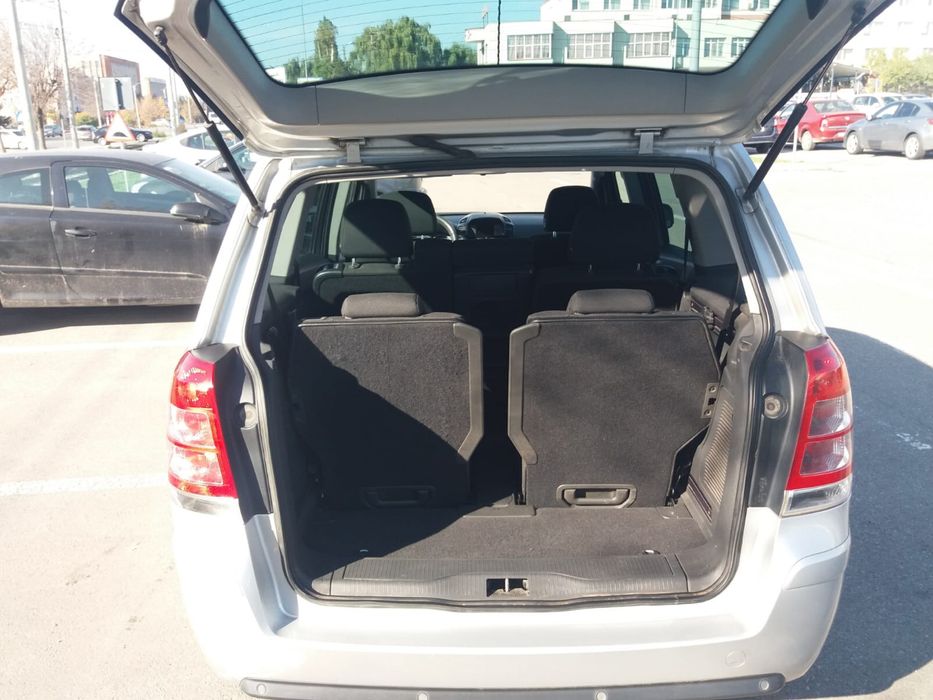 Vand sau Schimb Opel Zafira 2014,facelift