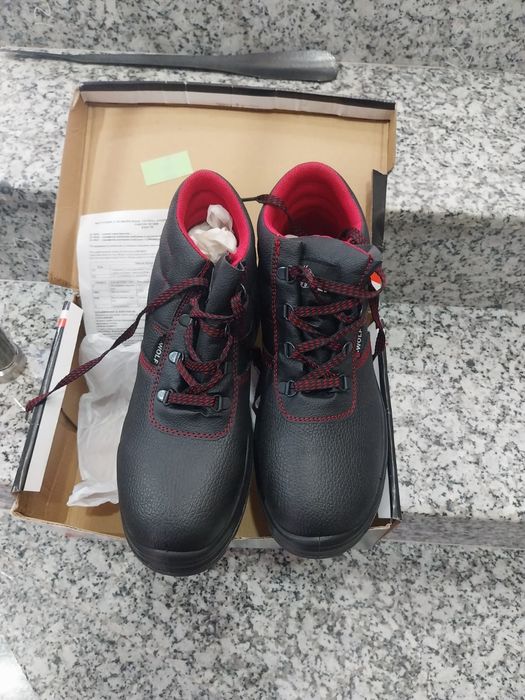 Работни обувки 42 номер