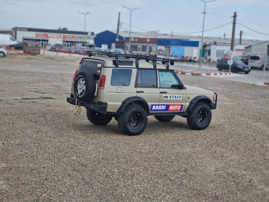 Discovery 2 . Overlanding