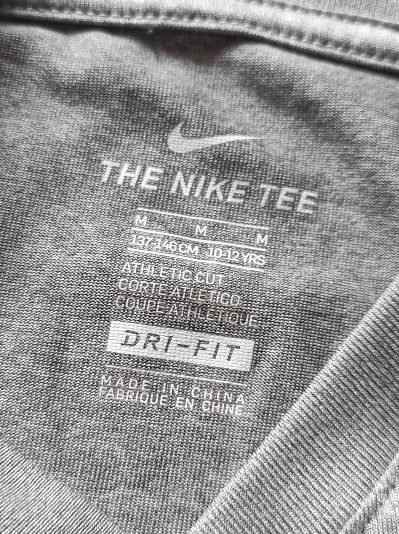 Tricouri fete Nike dri fit  10/12 ani