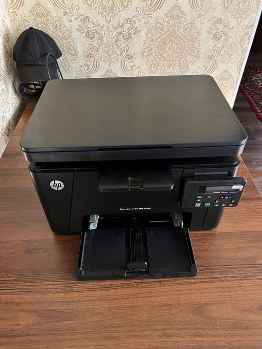 Продам цветной принтер ксерокс HP COLOR PRO MFP 176n