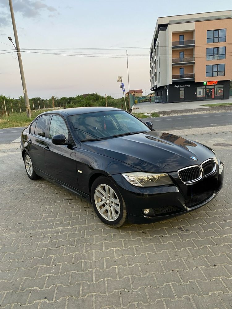 Vând BMW seria 3 modelul 318D (E90) de 143 de cai varianta Facelif