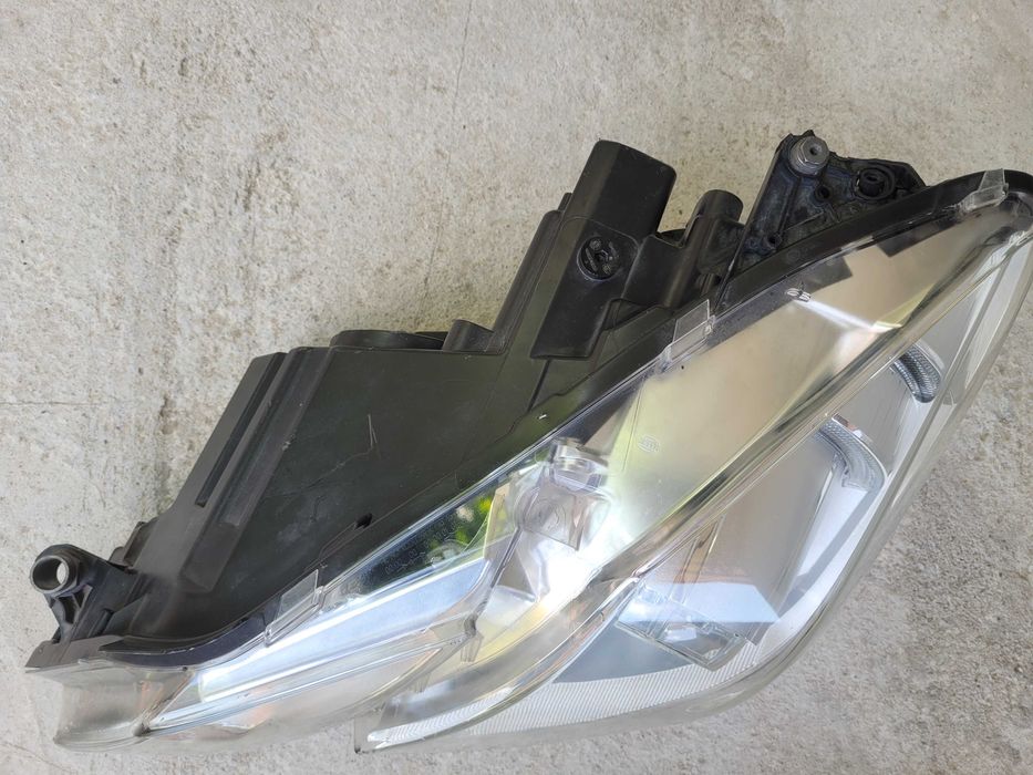 Mercedes E w207 Cupe Bi Xenon Far,Мерцедес Е класа w207 Би Ксенон Фар