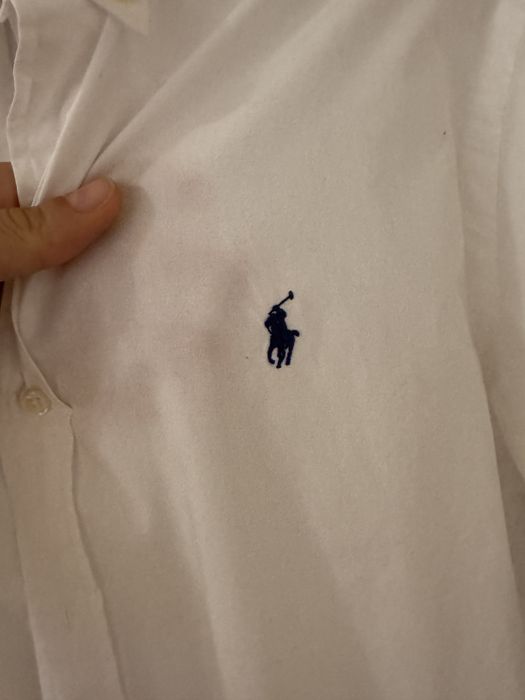 Camasa Ralph Lauren ( nu Tommy Hilfiger, nu Calvin Klein, nu Guess)