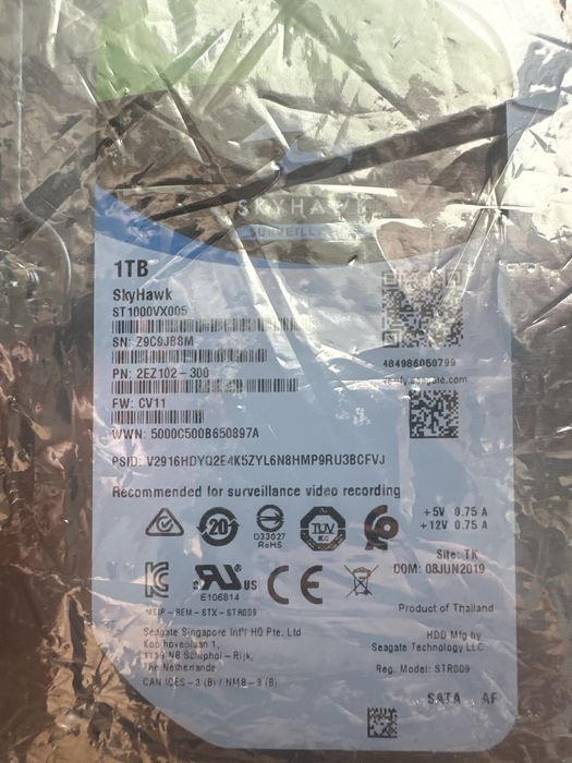 Жесткий диск на 1 TB ( новый )