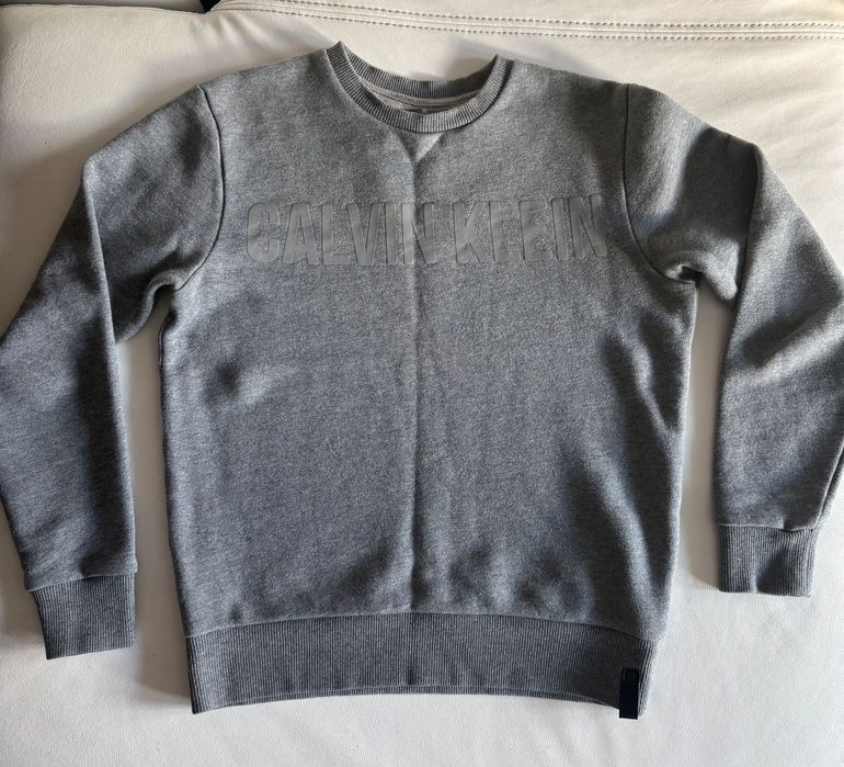 Calvin Klein Пуловер