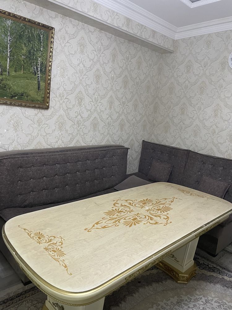 Divan kreslo sotiladi !