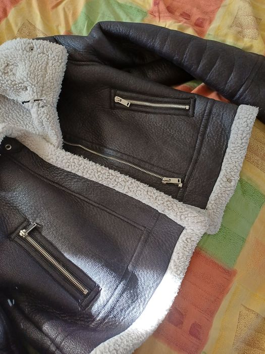 Сиво кожухче с каракул и ново яке бежаво Бершка