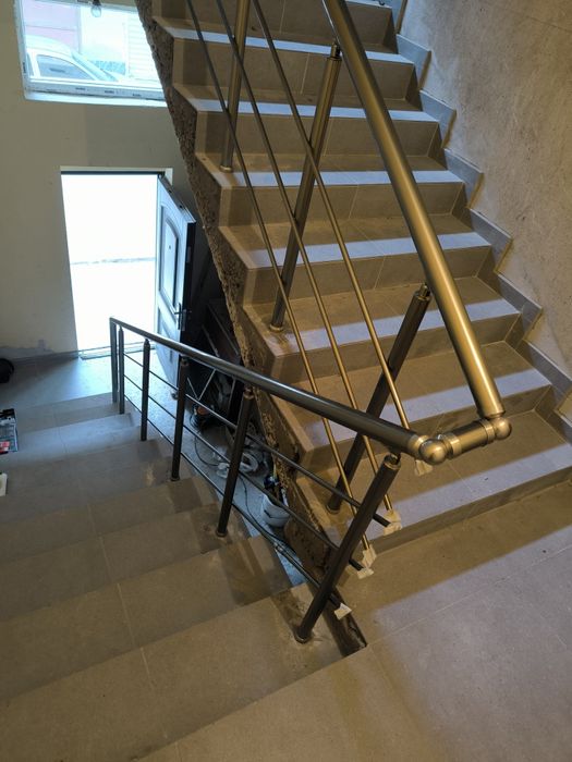 Изработка и монтаж на алуминиева парапети