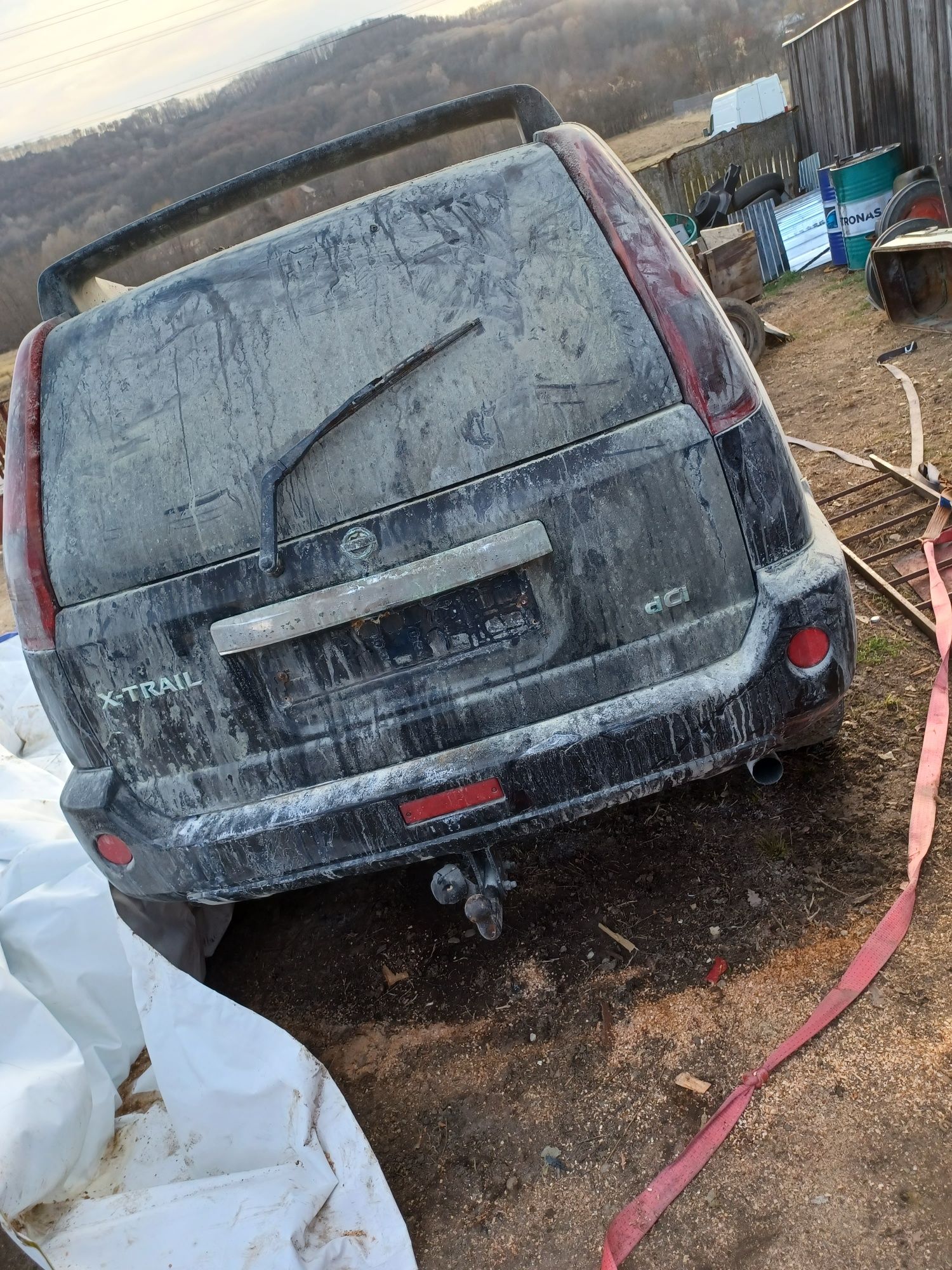 Vând sau dezmembrez nissan x trail