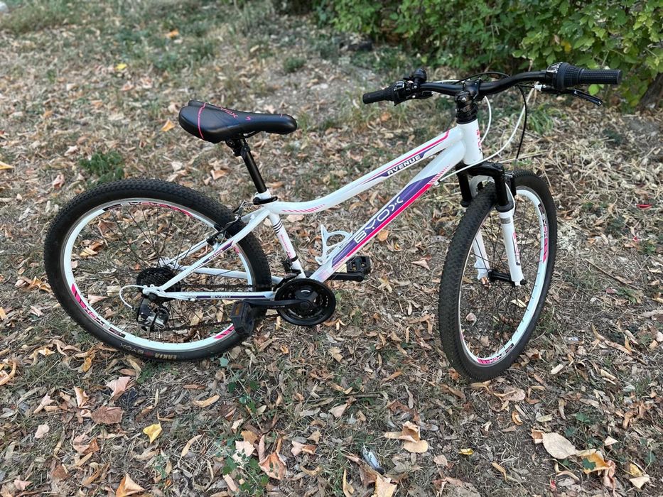 Bicicleta pentru fete Byox Avenue alba 26 inch