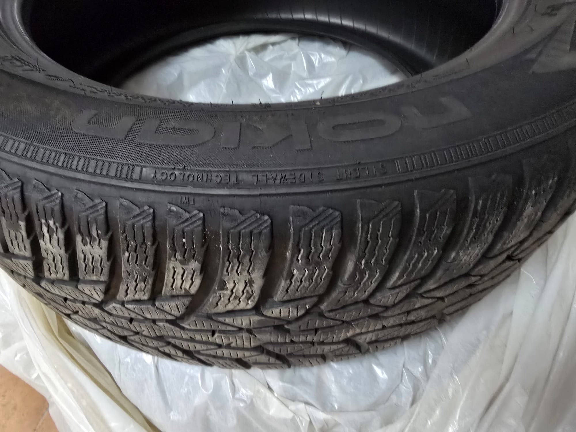 Anvelope iarna 225/55 R17