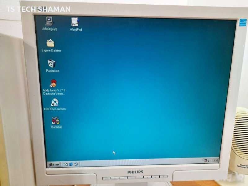 Продавам рядък ретро компютър Pentium MMX с WINDOWS 98 и 5,25" диск!