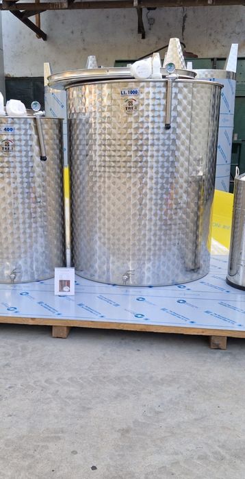 Butoi Inox Capac flotant pneumatic/Cisternă Inox 1.000 litri pt vin