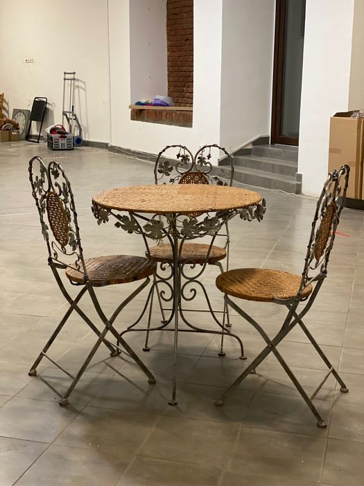 Set masa cu doua scaune + 1scaun din fier forjat si ratan