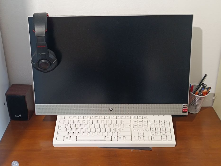 Sistem All-in-one PC HP 27 inch Ryzen ™ 3 4300U 8 GB 512 GB SSD
Ryz