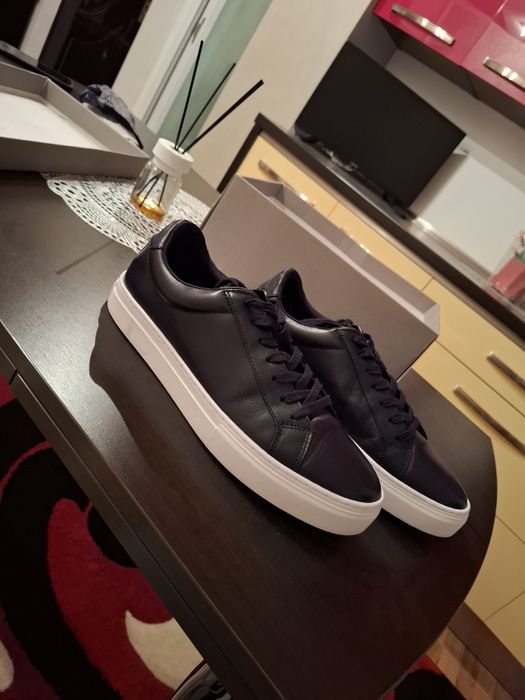 Adidasi Vagabond