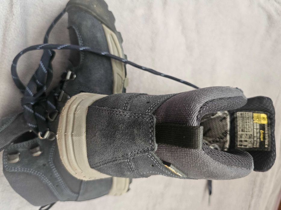 Дамски туристически обувки KEEN