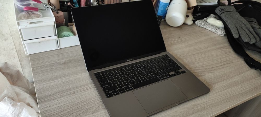 Macbook pro M1 2020года 256gb