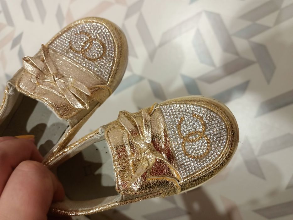 Продам новые детские макасы