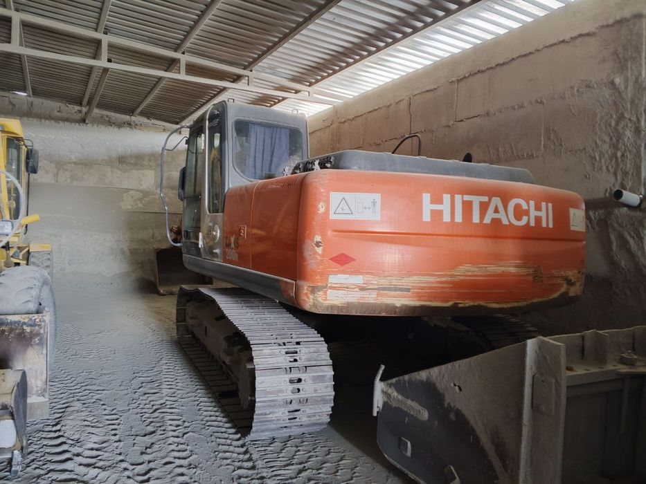 Экскаватор HITACHI ZAXIS 200