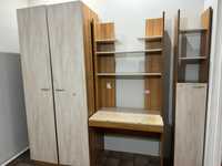 Продам мебель: книжный пенал, шкаф, стол с выдвижным ящиком и полки