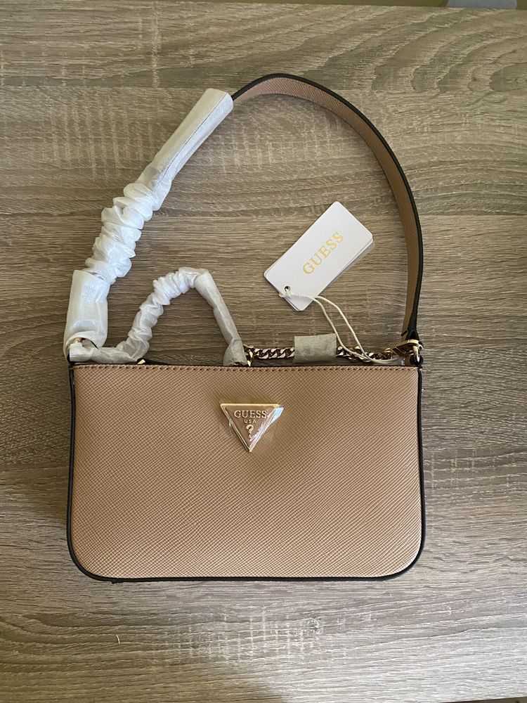 Оригинална нова чанта Guess