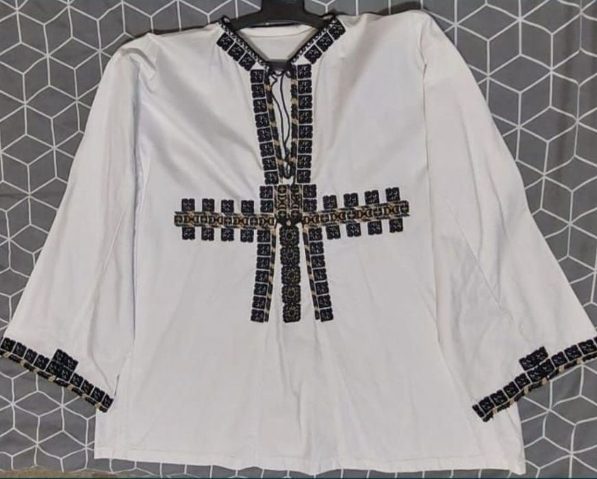 Camasa populara tradițională