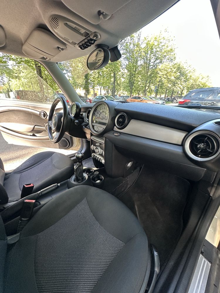 Mini Cooper 1,4 benzina