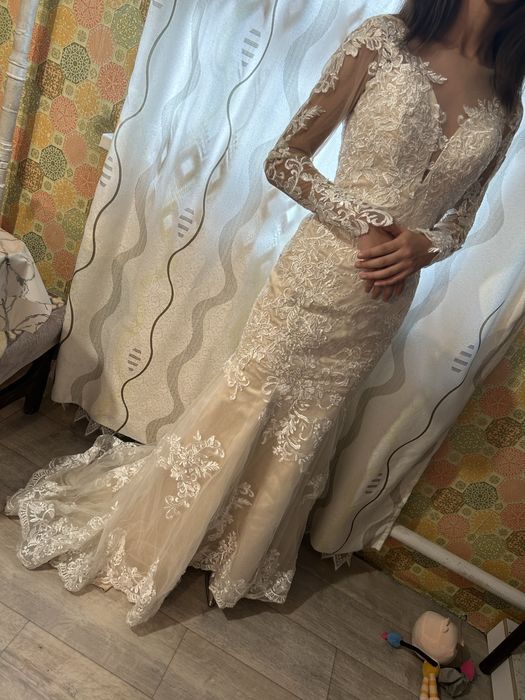 Продаю шикарное платье